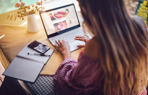 Copywriting vs Content Writing: (Difference & Example)